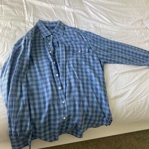 Men’s Vineyard Vines button down dress shirt